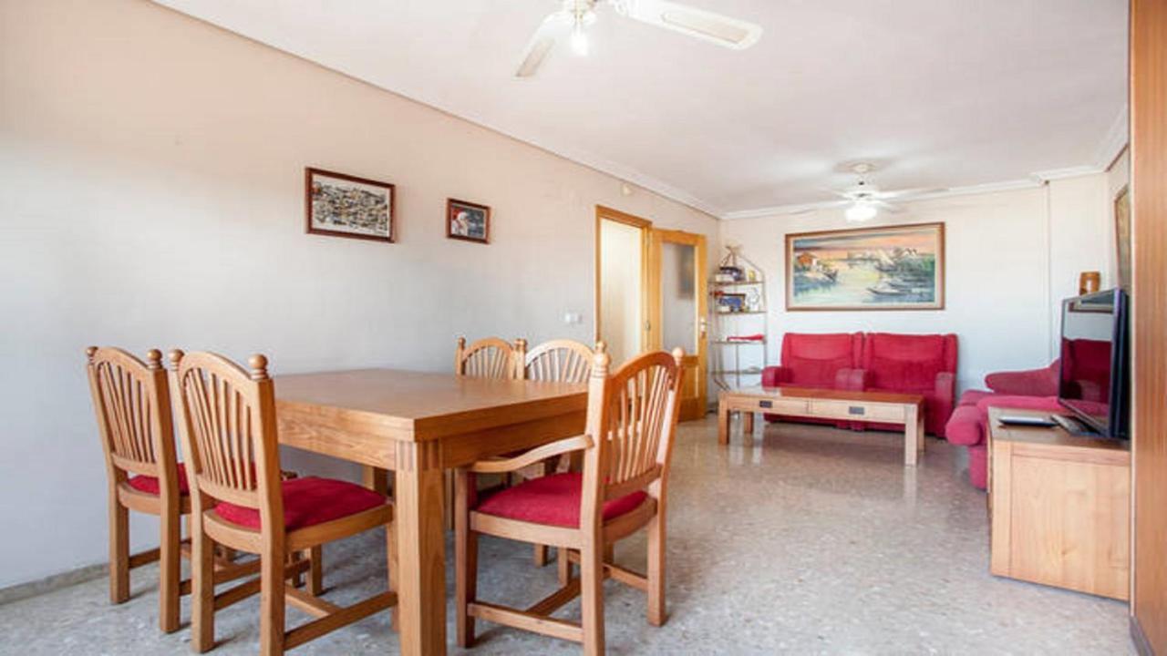 Homestay Casa Serra - - Alquila 3 Con Garaje *