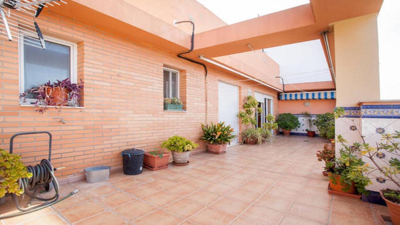 Homestay Casa Serra - - Alquila 3 Con Garaje *