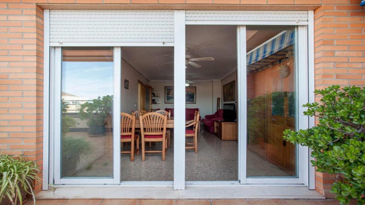 Homestay Casa Serra - - Alquila 3 Con Garaje