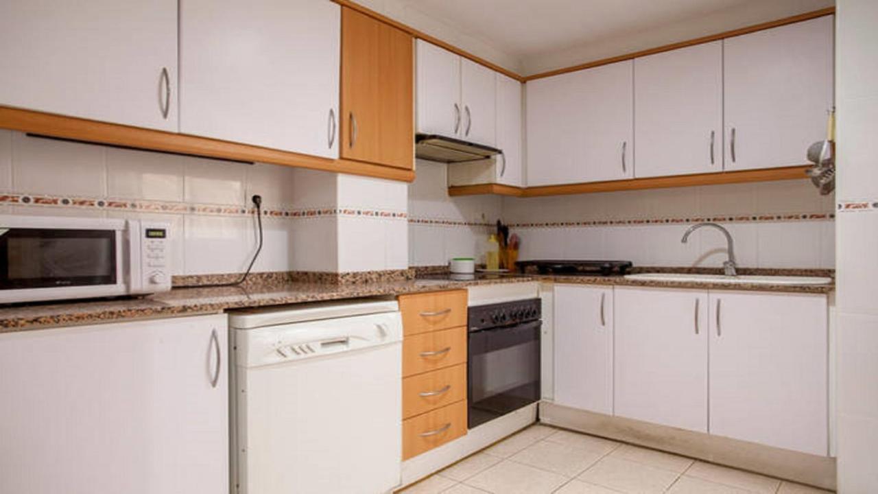 Homestay Casa Serra - - Alquila 3 Con Garaje