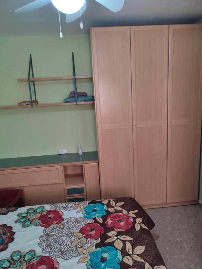 Homestay Casa Serra - - Alquila 3 Con Garaje