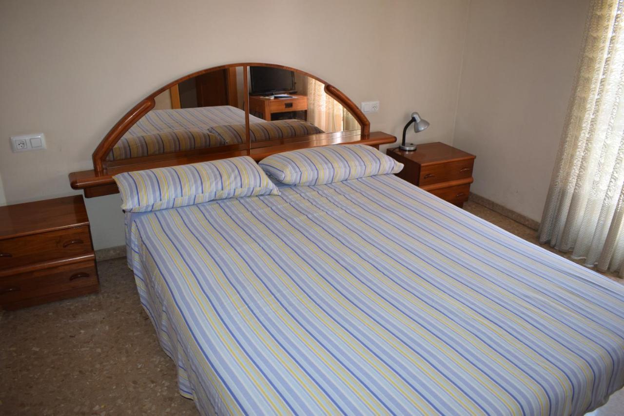 Casa Serra - - Alquila 3 Con Garaje *